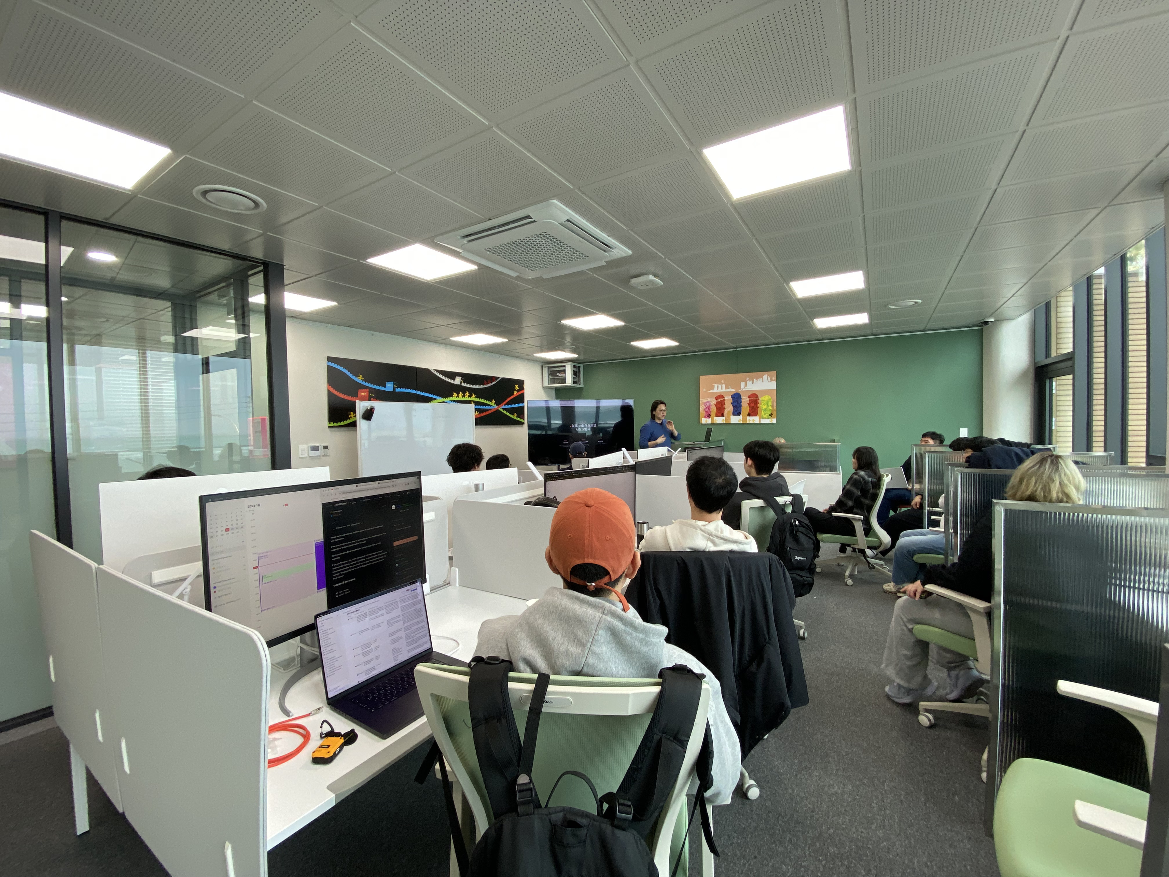 앤스페이스 업무 환경